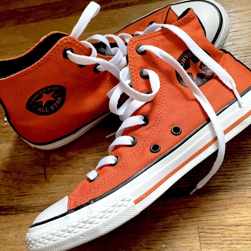 Converse Hi-Tops orange